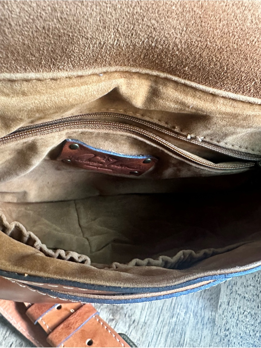 Patricia Nash Tan Leather Tooled Crossbody Bag - Picture 6 of 8